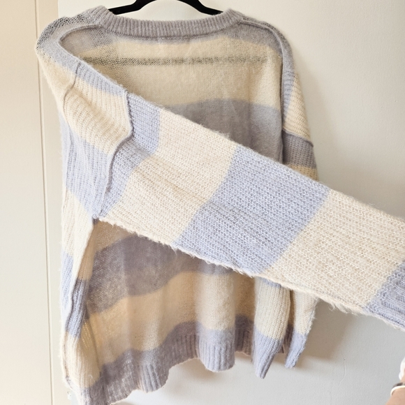 CJLA Rory Sweater Periwinkle Cream Fuzzy Light Knit Summer Beach Sweater S/M - Picture 8 of 9